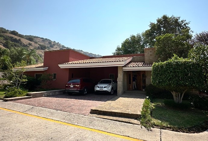 RESIDENCIA EN VENTA EN CLUB DE GOLGF SANTA ANITA